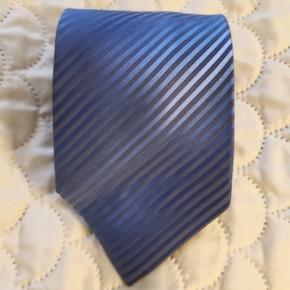 Men's Necktie - Picture 1 of 3